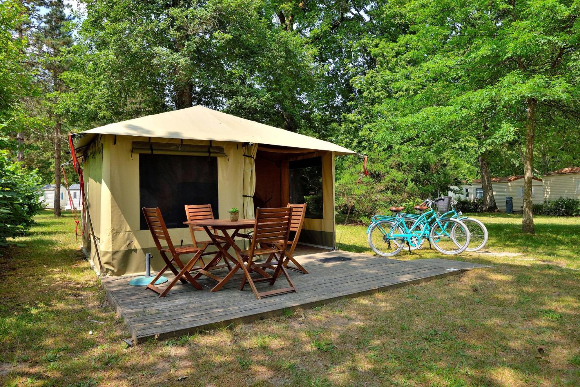 Camping Etang De La Vallee Combreux Εξωτερικό φωτογραφία