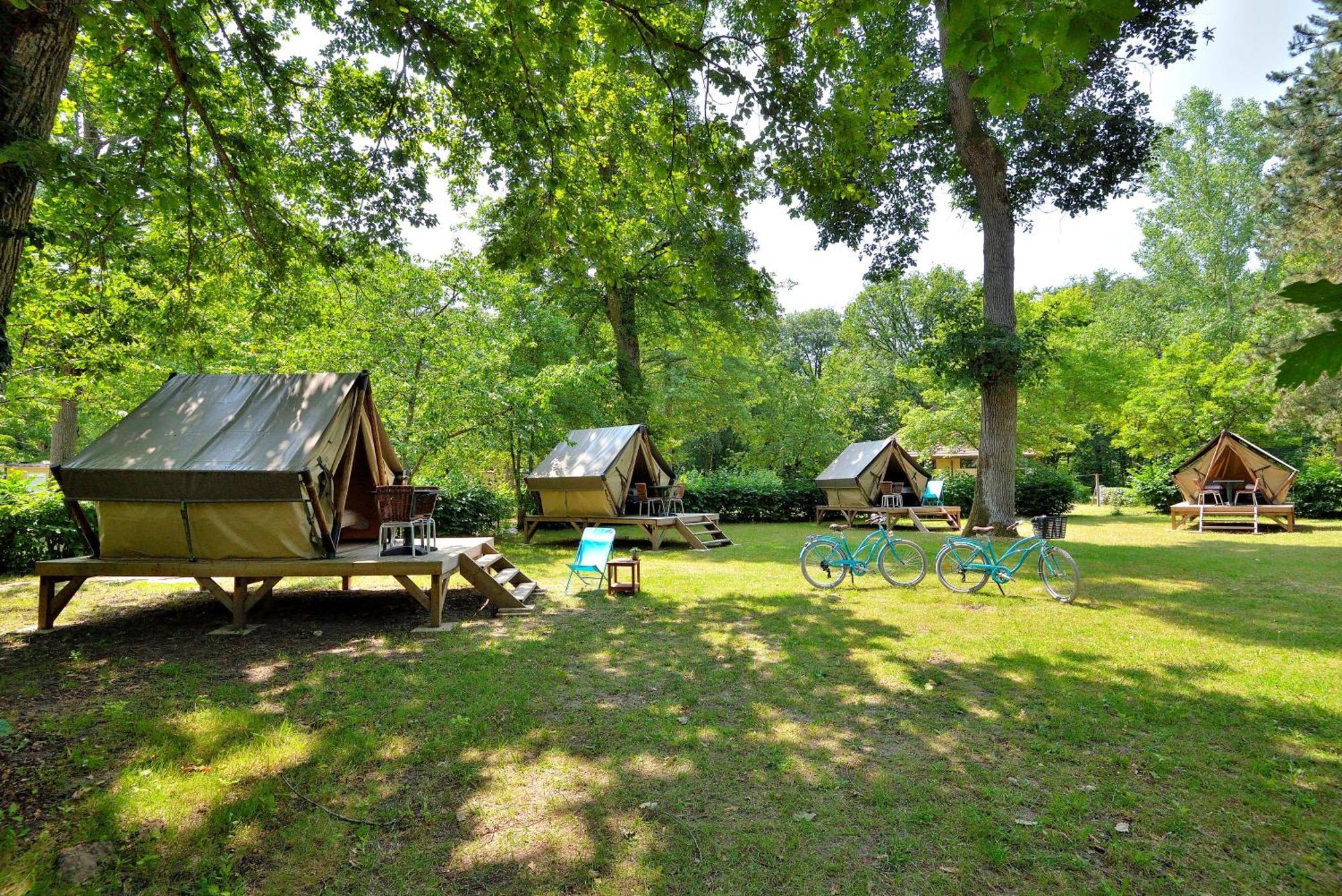 Camping Etang De La Vallee Combreux Εξωτερικό φωτογραφία