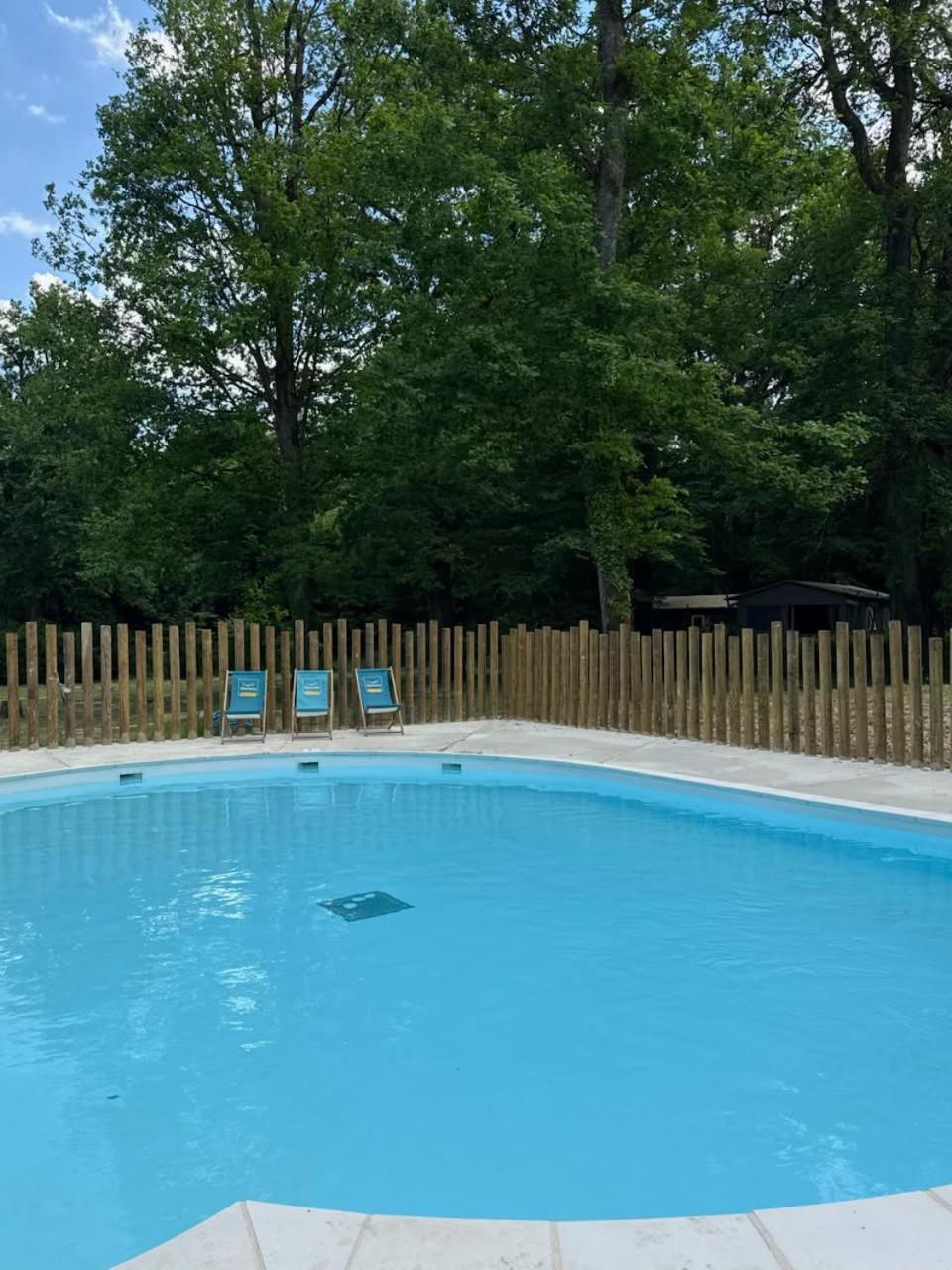 Camping Etang De La Vallee Combreux Εξωτερικό φωτογραφία
